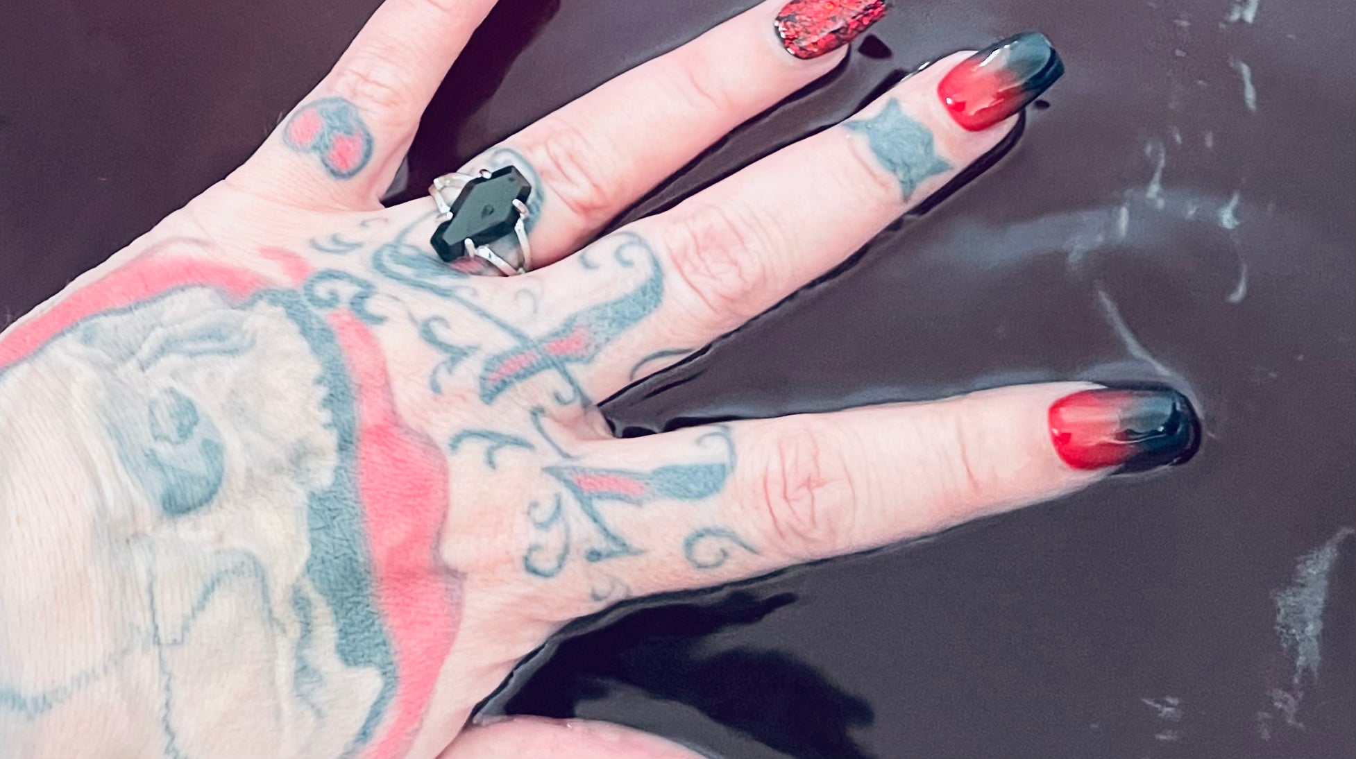 Call the corners jewellery surprise Hexbomb black metallic