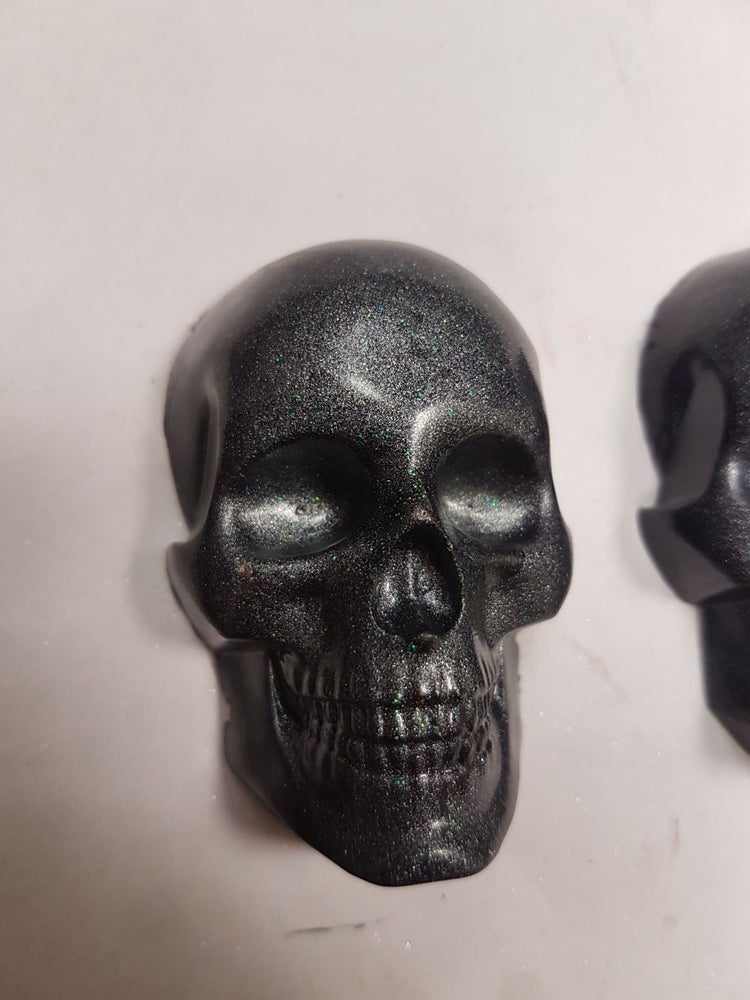 Nether Metallic Skull Hexsoap (Cherry Berry Fragrance)