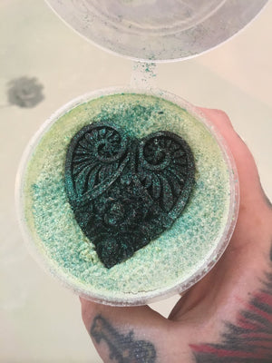 Serpentine Slime Green Metallic Bath Bomb with Single Use Soap