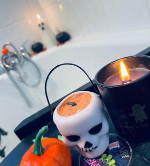 Samhain skull large bathbomb with faux leaf and amethyst